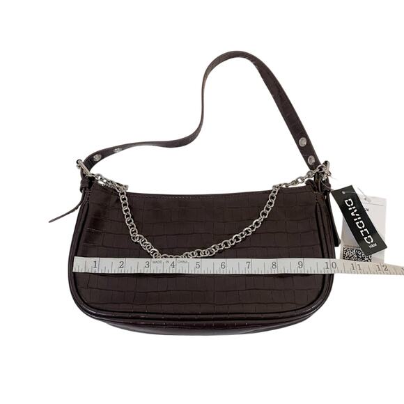 NWT Divided H&M Maroon Purse with Silver Chain - Picture 3 of 8